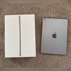 Apple iPad 6th Generation 128GB, Space Gray, Excellent Condition